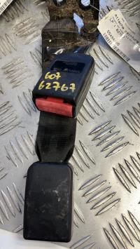 Attache ceinture arriere centrale