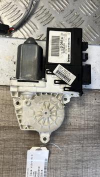 Moteur leve vitre avant droit