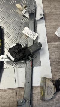 Leve vitre electrique avant droit