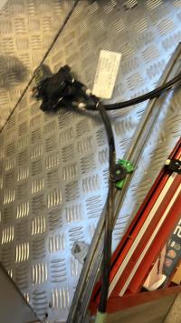 Leve vitre electrique avant droit