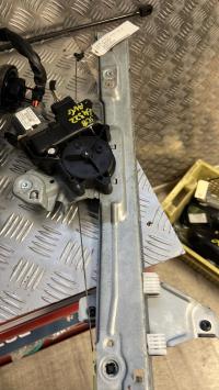 Leve vitre electrique avant gauche