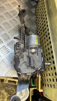 Moteur essuie glace avant gauche