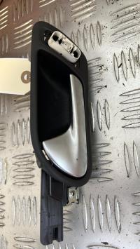 Poignee interieur avant droit