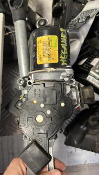 Moteur essuie glace avant