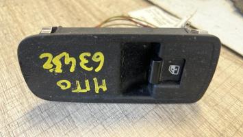 Interruptor de elevalunas delantero derecho