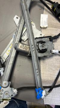 Leve vitre electrique avant droit
