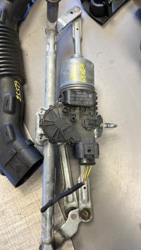 Moteur essuie glace avant