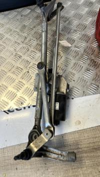 Moteur essuie glace avant droit