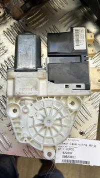 Moteur leve vitre avant droit