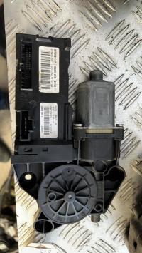 Motor de elevalunas delantero izquierdo