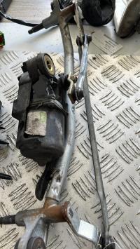 Moteur essuie glace avant