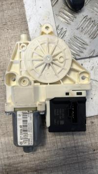 Moteur leve vitre arriere droit