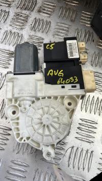 Moteur leve vitre avant gauche