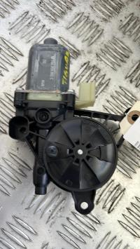 Moteur leve vitre avant gauche
