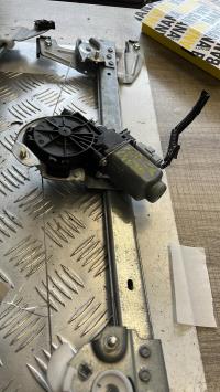 Leve vitre electrique avant droit