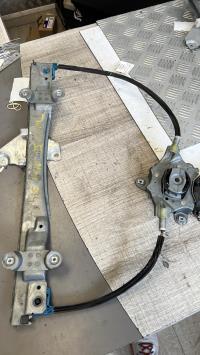 Leve vitre electrique avant droit