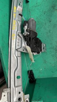 Leve vitre electrique avant droit