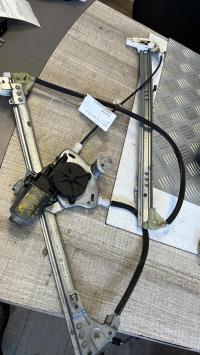 Leve vitre electrique avant droit