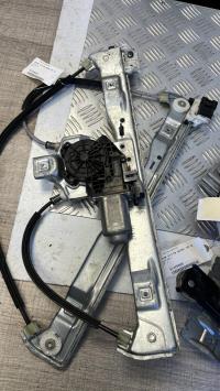 Leve vitre electrique avant droit