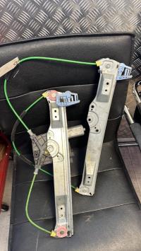 Leve vitre electrique avant droit