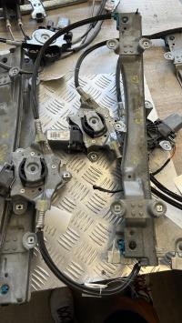 Leve vitre electrique avant gauche