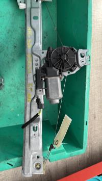 Leve vitre electrique avant gauche