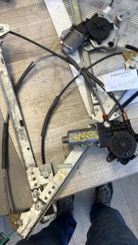 Alzacristalli elettrico anteriore sinistro