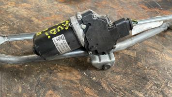 Moteur essuie glace avant