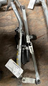 Motor de limpiaparabrisas delantero