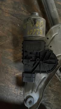 Moteur essuie glace avant