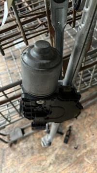 Moteur essuie glace avant