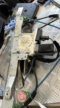 Elevalunas eléctrico delantero derecho