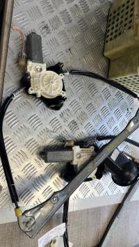 Leve vitre electrique avant droit