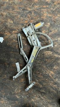 Leve vitre electrique avant droit