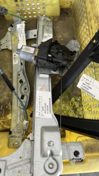 Leve vitre electrique avant droit