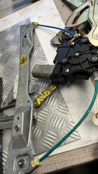 Leve vitre electrique avant droit