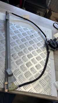 Elevalunas eléctrico delantero derecho