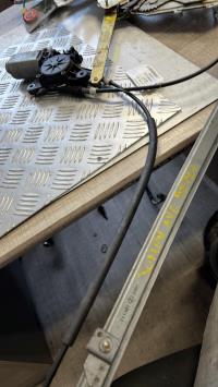 Leve vitre electrique avant gauche