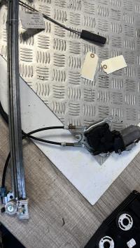 Leve vitre electrique avant gauche