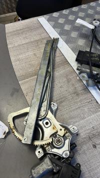 Leve vitre electrique avant gauche