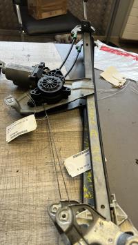 Leve vitre electrique avant gauche