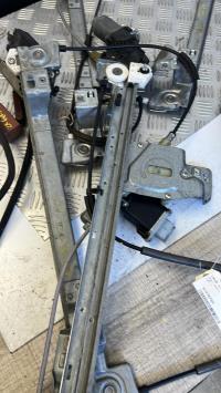 Leve vitre electrique avant gauche