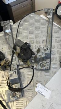 Leve vitre electrique avant gauche