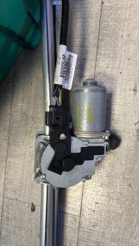 Moteur essuie glace avant