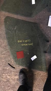 Vitre avant gauche