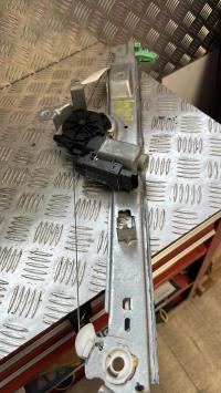 Leve vitre electrique avant droit