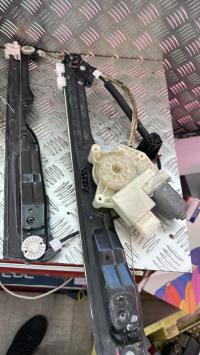 Leve vitre electrique avant droit