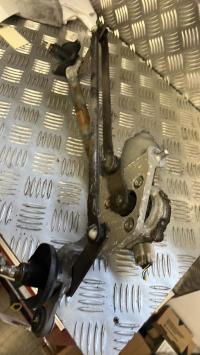 Motore tergicristallo anteriore