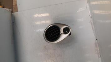 Aerateur tableau de bord avant gauche