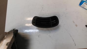 Aerateur tableau de bord avant droit